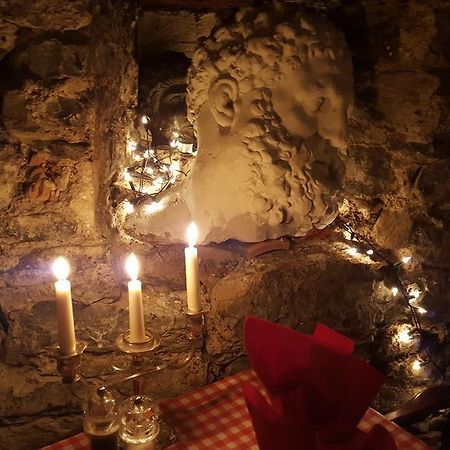 טראלי Finnegans Hostel And B&B Accommodation מראה חיצוני תמונה